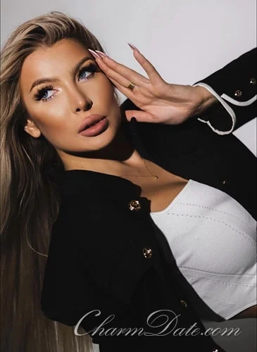 Nadiia, 31