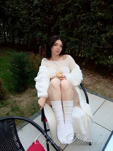 Anastasiia, 21