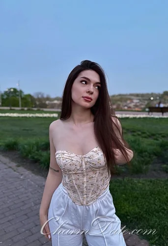 Anastasiia, 21